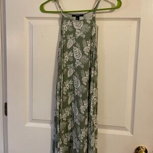 Forever 21 Green Leaf Print Women's Top